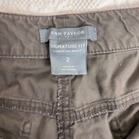 Ann Taylor Signature Fit Crop Pants - Picture 4 of 6
